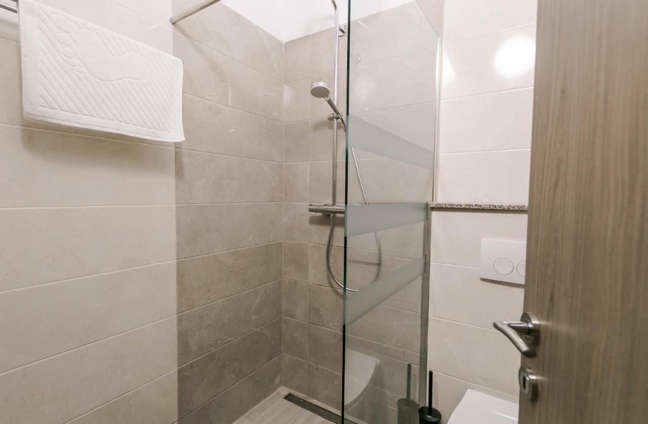 Palomia B Apartment สปลิท ภายนอก รูปภาพ