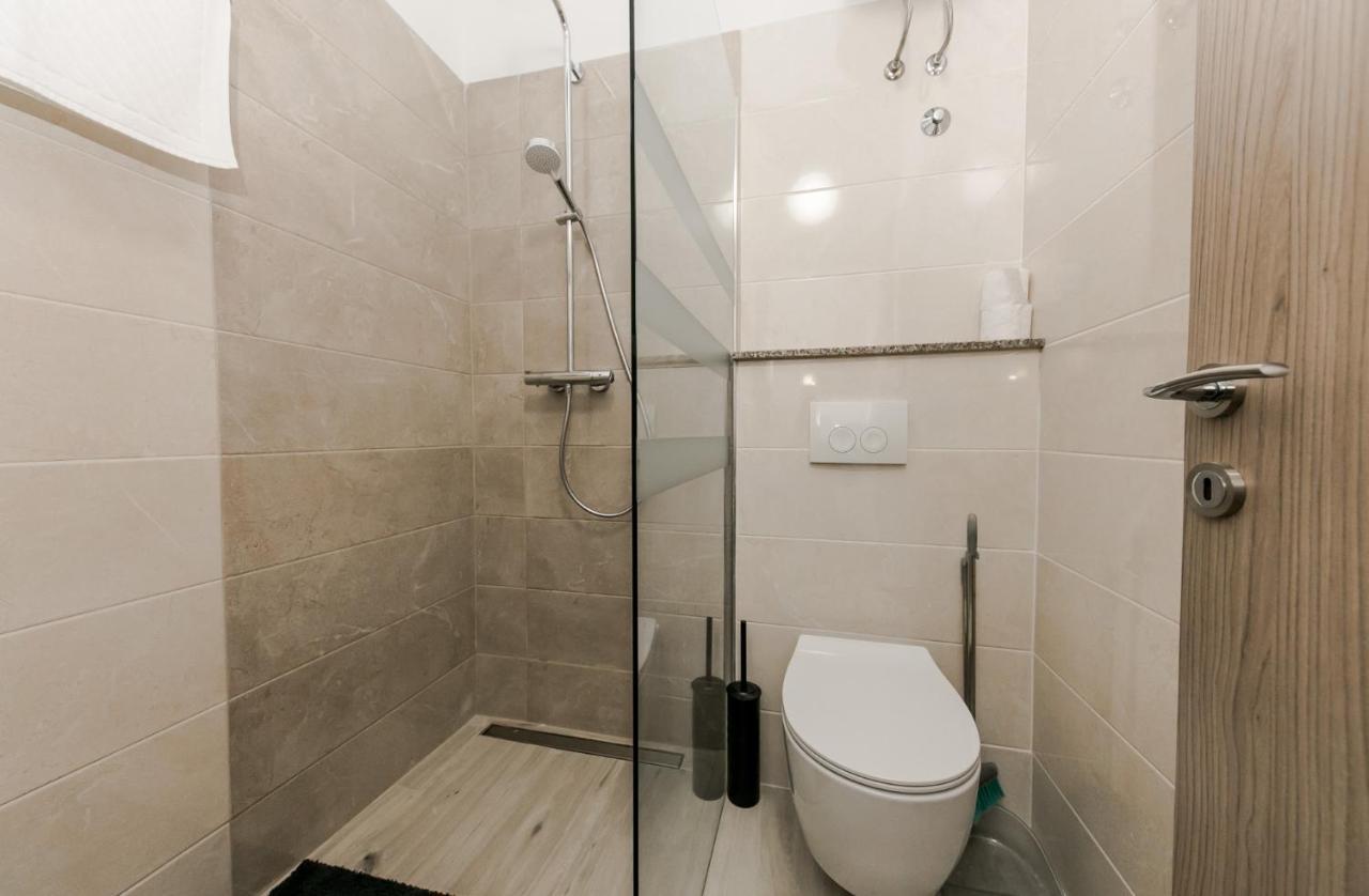 Palomia B Apartment สปลิท ภายนอก รูปภาพ